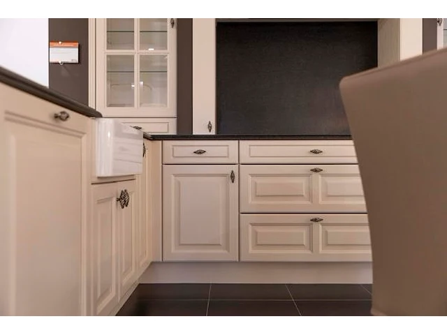 Box 14: keuken cottage - afbeelding 33 van  41