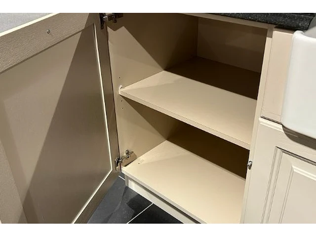 Box 14: keuken cottage - afbeelding 41 van  41