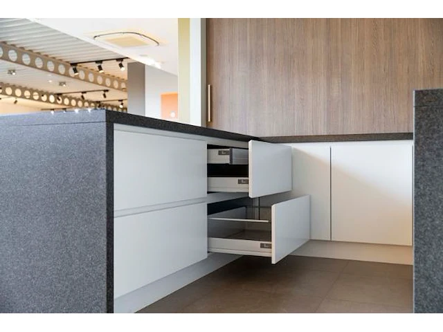 Box 35: keuken laos - afbeelding 31 van  37