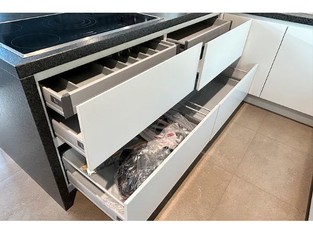 Box 35: keuken laos - afbeelding 32 van  37