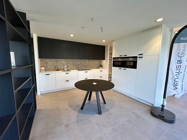 Box 4: appartementskeuken toronto - afbeelding 1 van  44