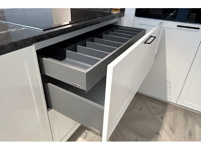 Box 7: deli - afbeelding 30 van  30