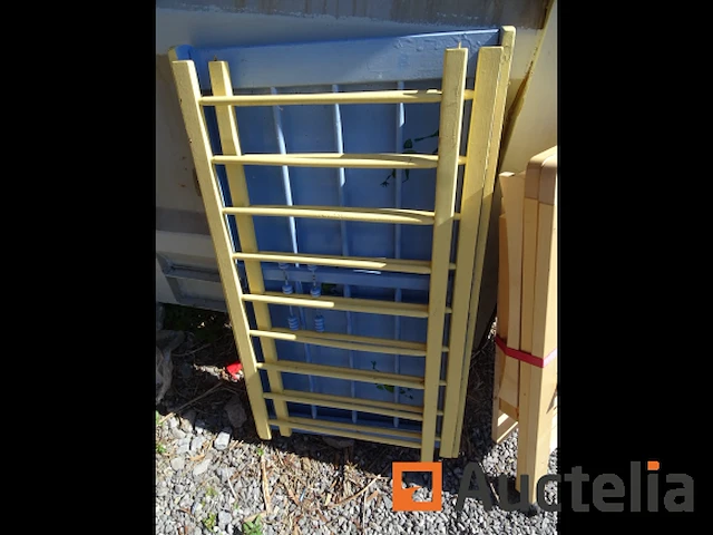 Box op wielen, antiek bed - afbeelding 3 van  4