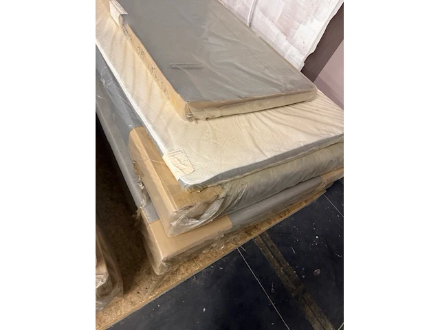 Boxspring 120x200 lichtgrijze stof - afbeelding 2 van  2