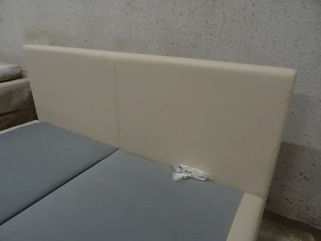 Boxspring - afbeelding 3 van  4