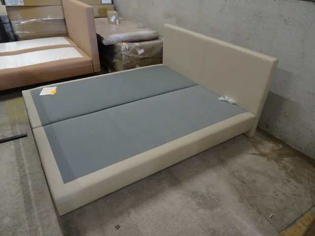 Boxspring - afbeelding 4 van  4