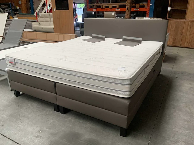 Boxspring - afbeelding 1 van  6
