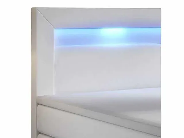 Boxspringmatrassen, topmatrassen en led-verlichting - afbeelding 2 van  5