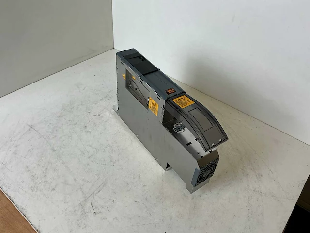 B&r acopos multi e0500 / 8bve0500hc00.000-1 uitbreidingsmodule met base - afbeelding 7 van  12