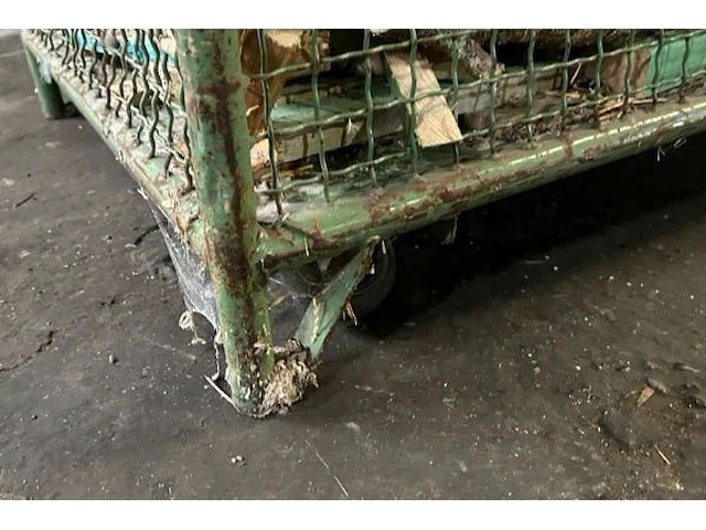 Brandhout en metalen bak - afbeelding 3 van  5