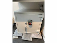 Brandkast iv / en 1143