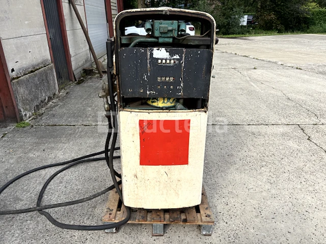 Brandstof pomp esso vintage - afbeelding 1 van  9
