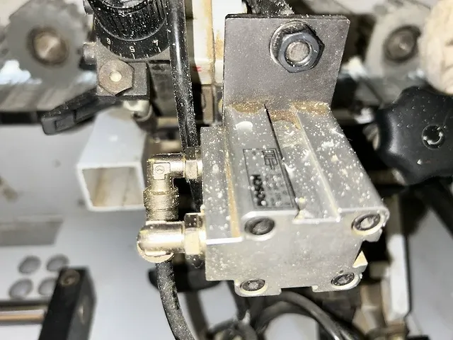 Brandt kdn 350 c kantenaanlijmmachine - afbeelding 28 van  76