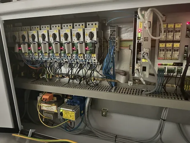 Brandt kdn 350 c kantenaanlijmmachine - afbeelding 47 van  76