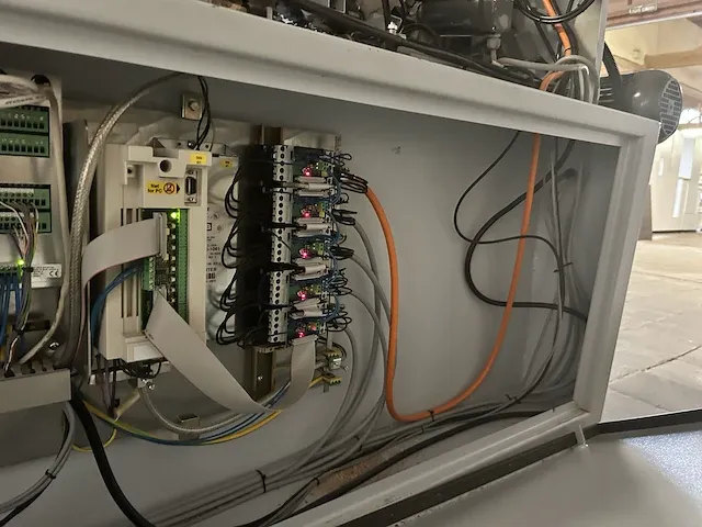 Brandt kdn 350 c kantenaanlijmmachine - afbeelding 49 van  76
