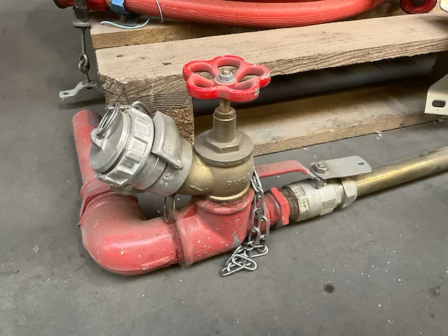 Brandweermateriaal 5x haspel met slang 1” 30meter en kraanwerk - afbeelding 8 van  14