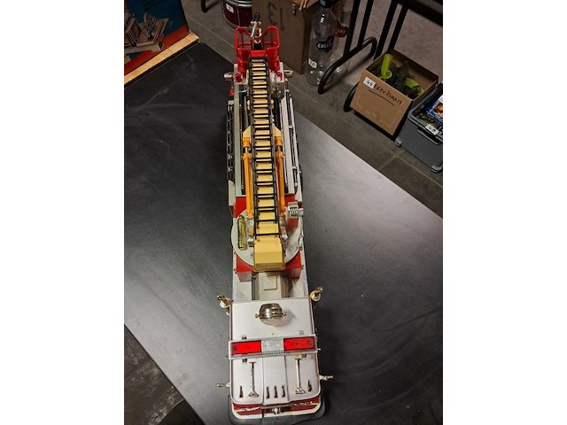 Brandweerwagen groot n.y. f.d amerikaanse ( 700mm ) - afbeelding 4 van  5