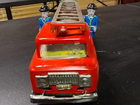 Brandweerwagen in blik (werkend) - afbeelding 2 van  4