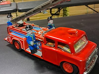 Brandweerwagen in blik (werkend) - afbeelding 3 van  4