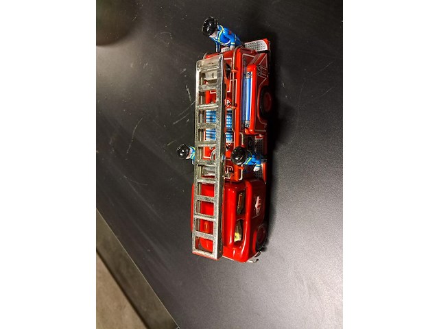 Brandweerwagen in blik (werkend) - afbeelding 4 van  4