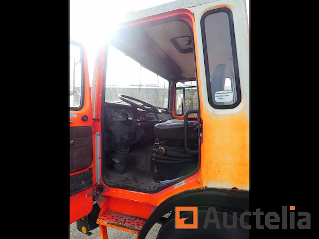 Brandweerwagen man 12f (1984-285.497 km) - afbeelding 30 van  34
