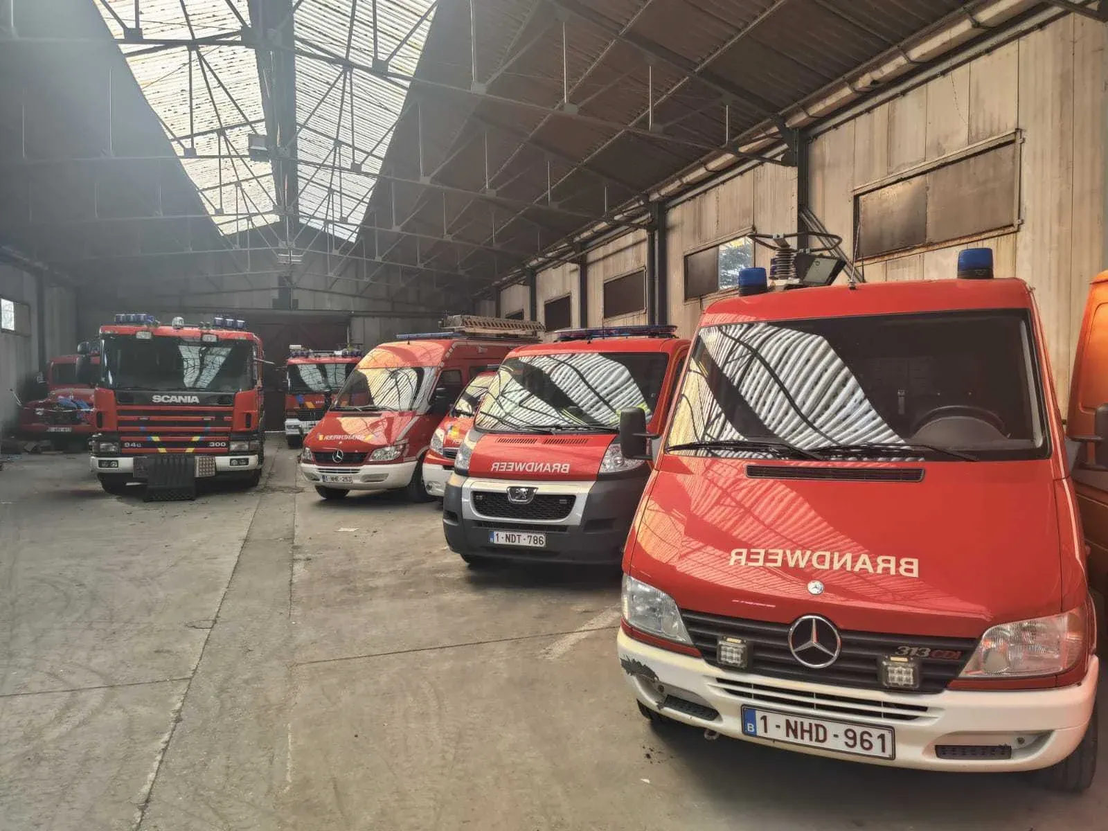 Brandweerwagens & materialen - edegem - 26/03/2024