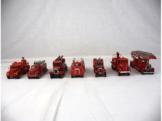 Brandweerwagentjes (x7) - afbeelding 1 van  6