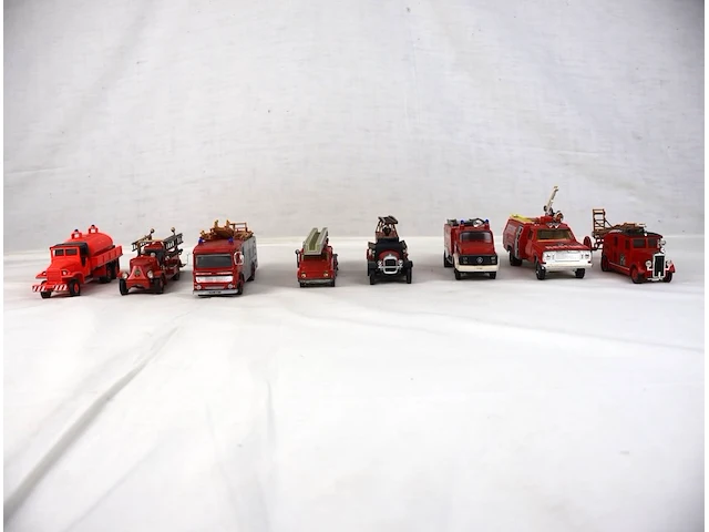 Brandweerwagentjes (x8) - afbeelding 1 van  6