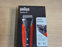Braun lady shaver silk epil ls 5560 en elektrisch scheerapparaat braun series 3 300s (b435) - afbeelding 5 van  6
