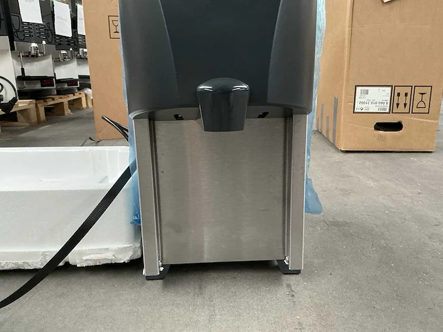Bravilor hwa40 warmwater dispenser - afbeelding 3 van  8