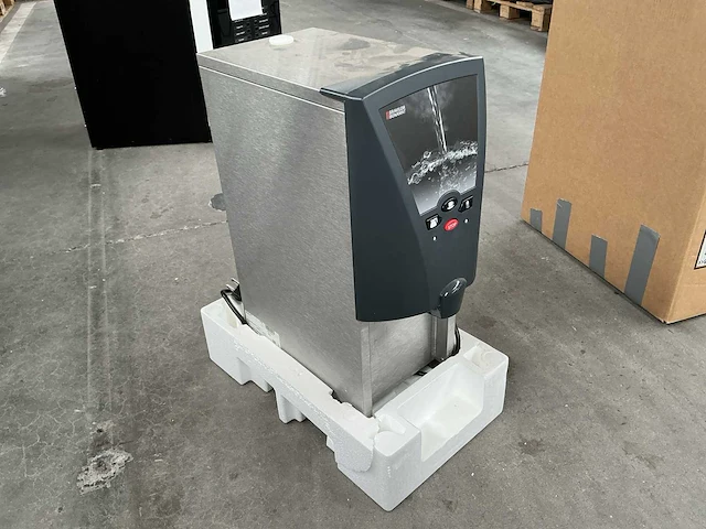 Bravilor hwa40 warmwater dispenser - afbeelding 1 van  8