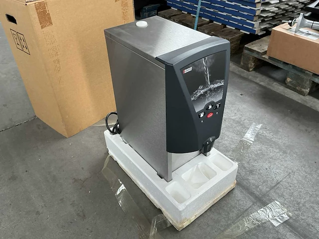 Bravilor hwa40 warmwater dispenser - afbeelding 1 van  11