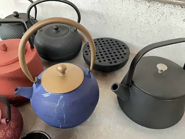 Bredemeijer diverse gietijzeren theepotten (8x) - afbeelding 2 van  10