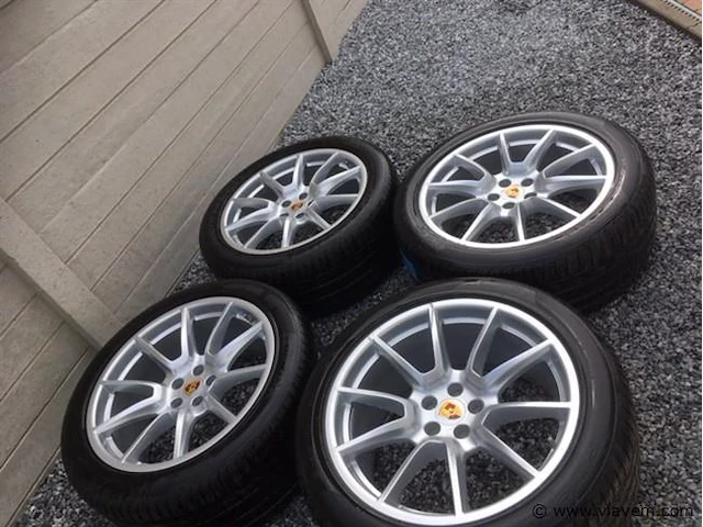Breedset porsche macan 20 inch - afbeelding 1 van  10