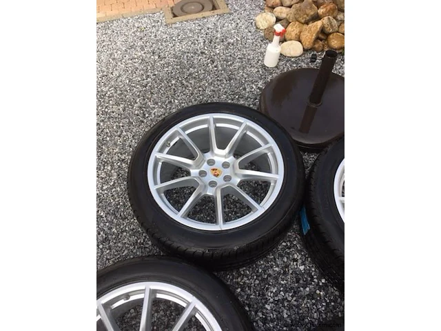 Breedset porsche macan 20 inch - afbeelding 6 van  10