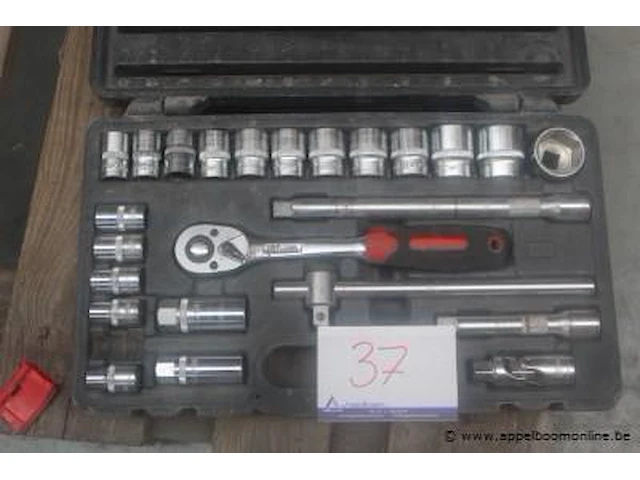 Breekhamer makita hm1213c, werking niet gekend - afbeelding 1 van  1