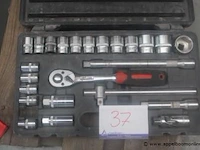 Breekhamer makita hm1213c, werking niet gekend - afbeelding 1 van  1