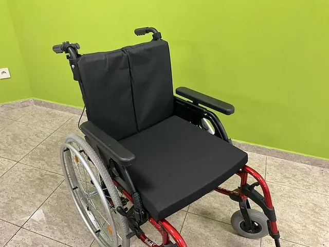Breezy rubix2 aluminium opklapbare rolstoel - afbeelding 8 van  10
