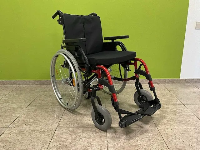 Breezy rubix2 aluminium opklapbare rolstoel - afbeelding 1 van  10