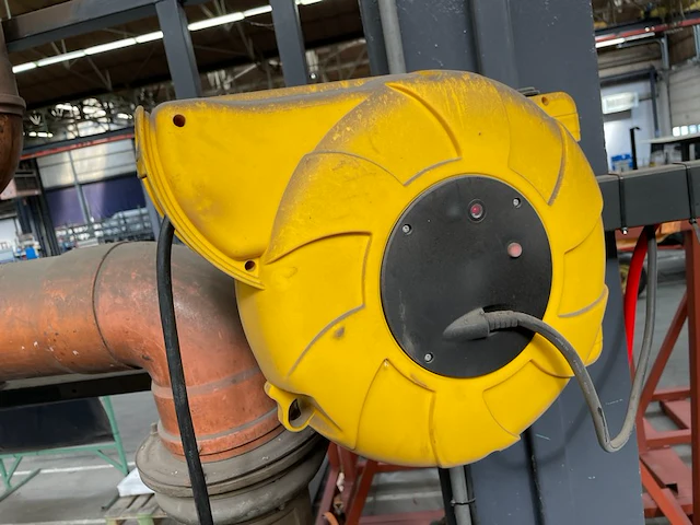 Brennenstuhl verlengkabel in muurhaspel - afbeelding 1 van  3