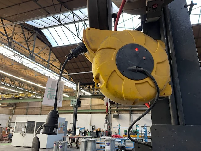 Brennenstuhl verlengkabel in muurhaspel - afbeelding 1 van  2