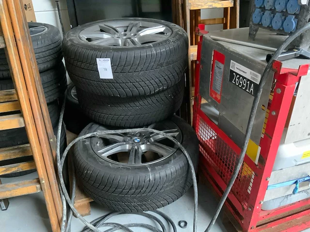 Bridgestone autobanden met velg (4x) - afbeelding 1 van  5