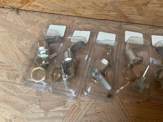 Brievenbus of kast sloten - afbeelding 2 van  6