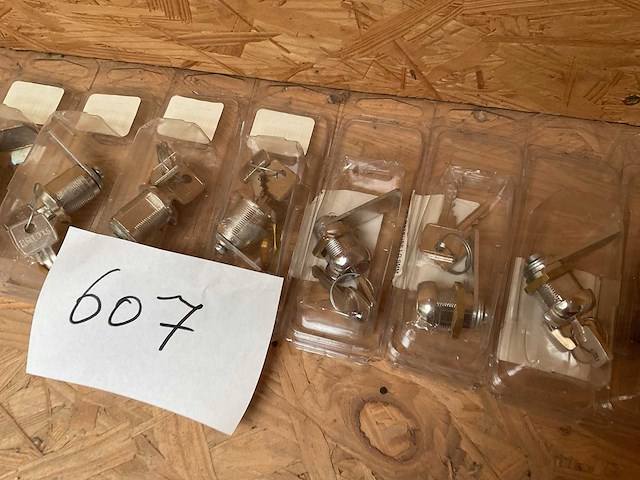 Brievenbus of kast sloten - afbeelding 5 van  6