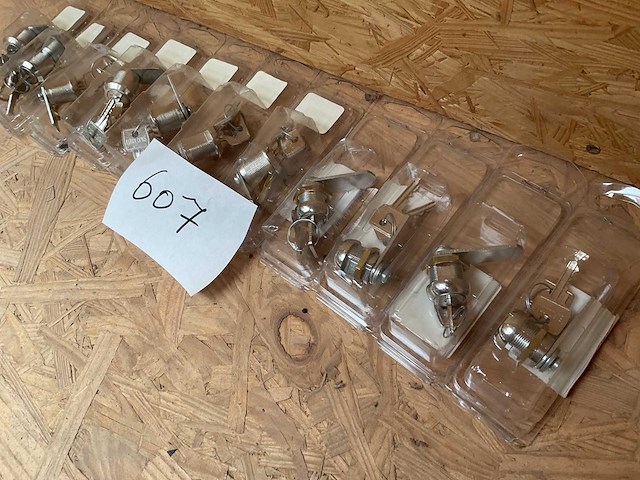 Brievenbus of kast sloten - afbeelding 6 van  6