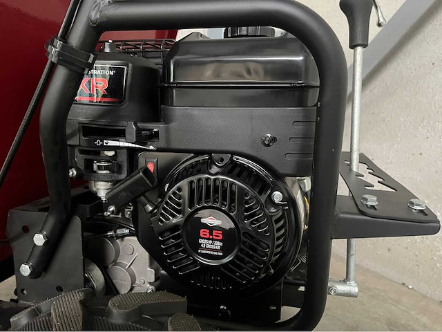 Briggs & stratton gemotoriseerde kruiwagen - afbeelding 8 van  18