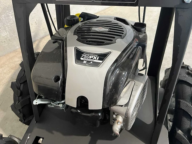 Briggs & stratton gemotoriseerde kruiwagen - afbeelding 4 van  16