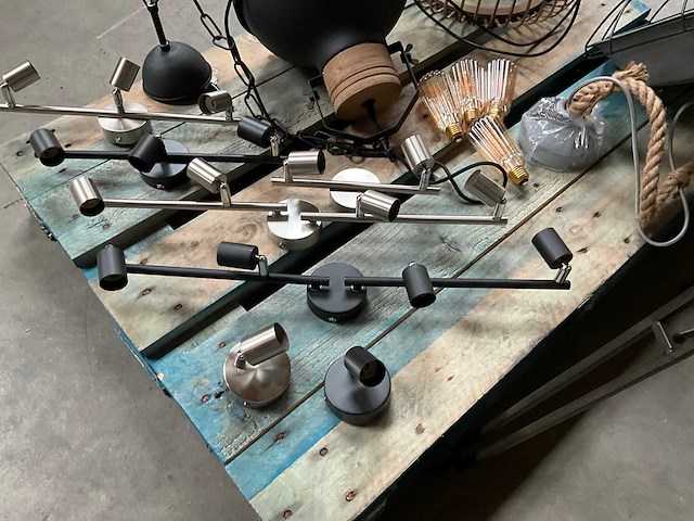 Brilliant mix kavel diverse showmodellen verlichting - afbeelding 8 van  8