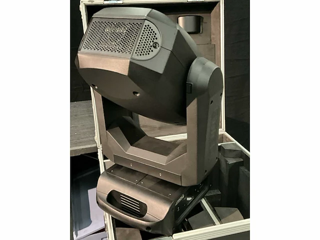 Briteq btx saturn led-moving head - afbeelding 4 van  6
