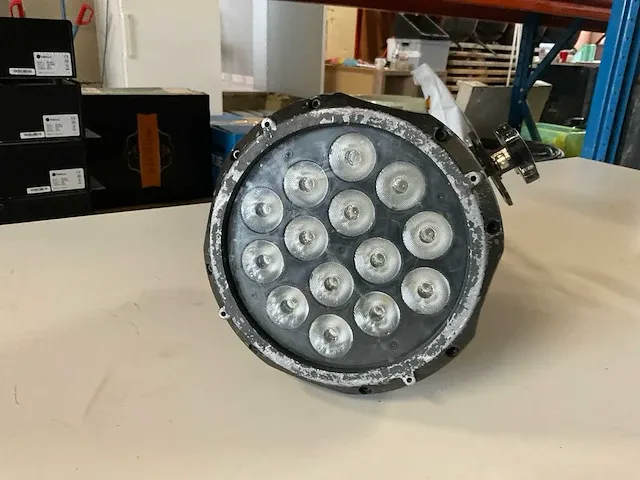 Briteq stage beamer rgb led-par - afbeelding 2 van  4